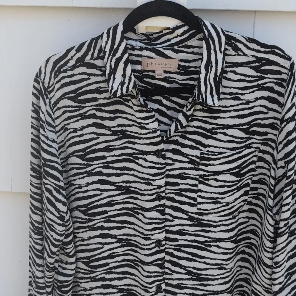 Philosophy Size Large Black And White Button Down Blouse - Picture 3 of 8